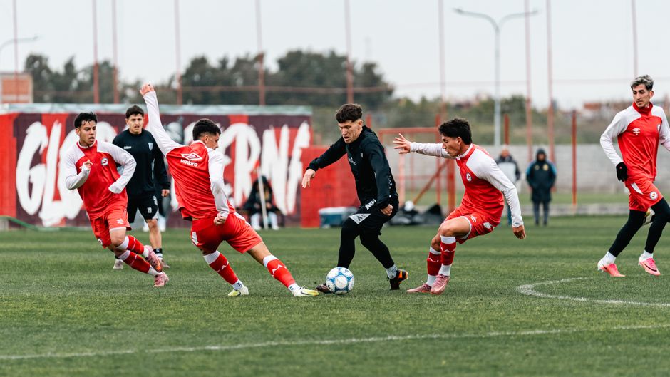 Soi kèo tài xỉu, phạt góc trận Deportivo Moron vs Ferro Carril Oeste, 01:00 ngày 27/07